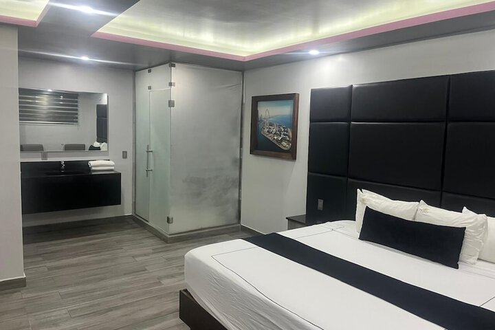 Room 6 of 14