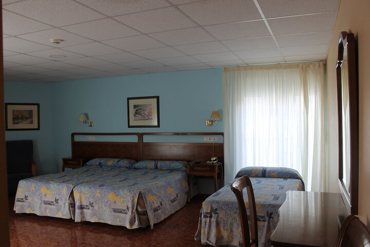 Room 5 of 6