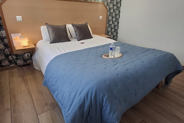 Room 4 of 22