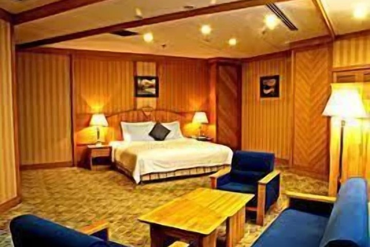 Room 3 of 15