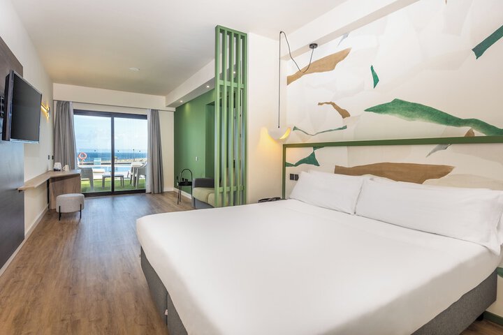Room 10 of 51
