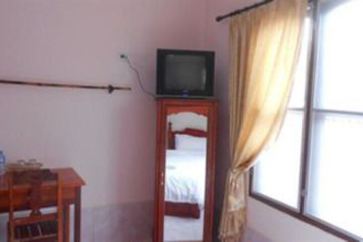 Room 10 of 15
