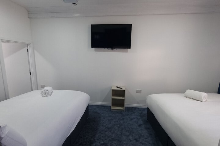 Room 14 of 32