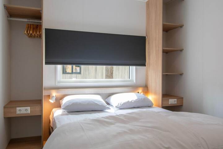 Room 2 of 28