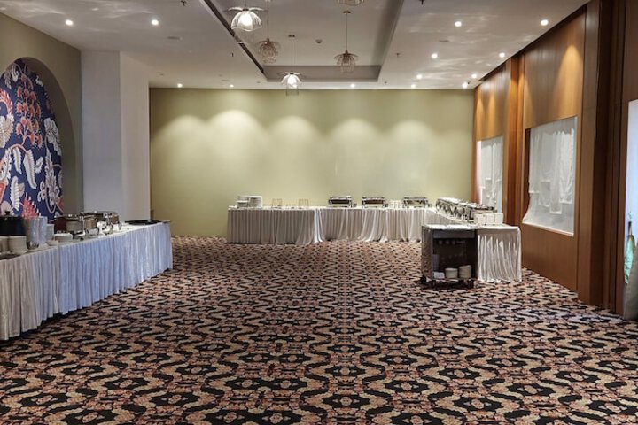 Ballroom/Hall 46 of 93