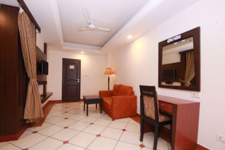 Room 10 of 32