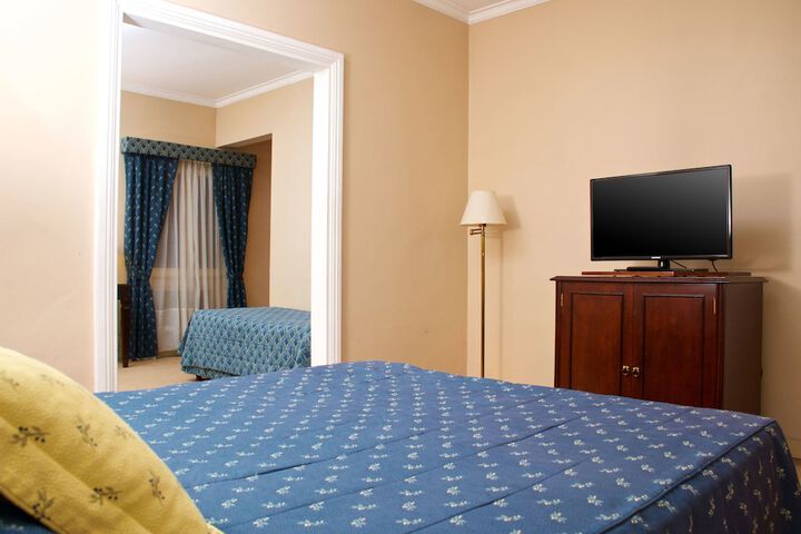 Room 6 of 37