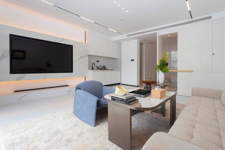 Room 51 of 163