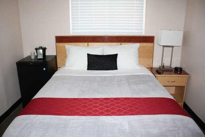 Room 5 of 10