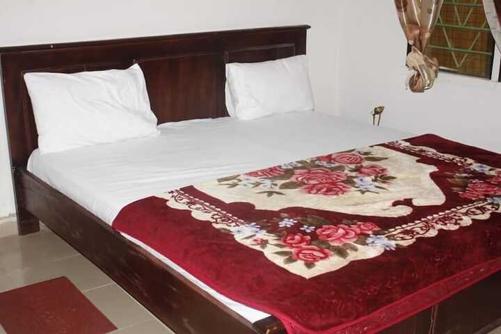 Room 2 of 5