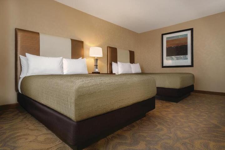 Standard Room, King or Two Doubles (16 of 24)