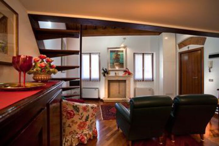 Room 21 of 27