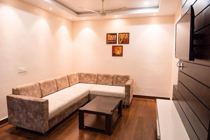 Room 7 of 8
