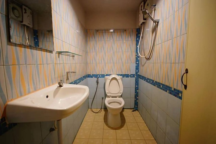Clean Restrooms