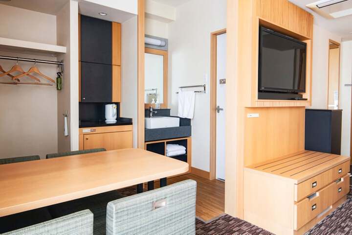 Room 22 of 61