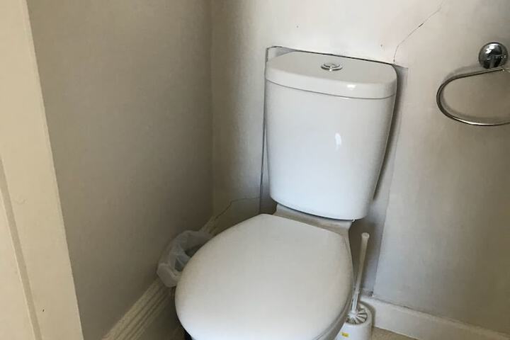 Room 15 of 28