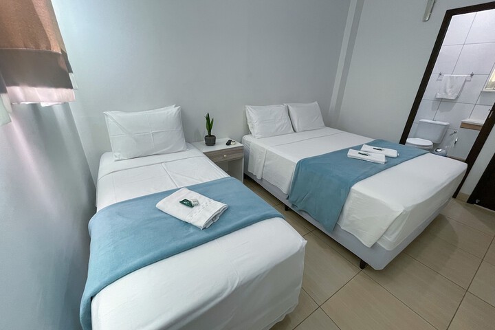 Room 2 of 40