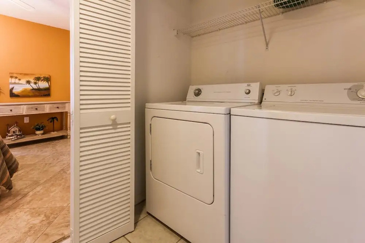 Exterior of Phoenix V 1501 by Meyer Vacation Rentals