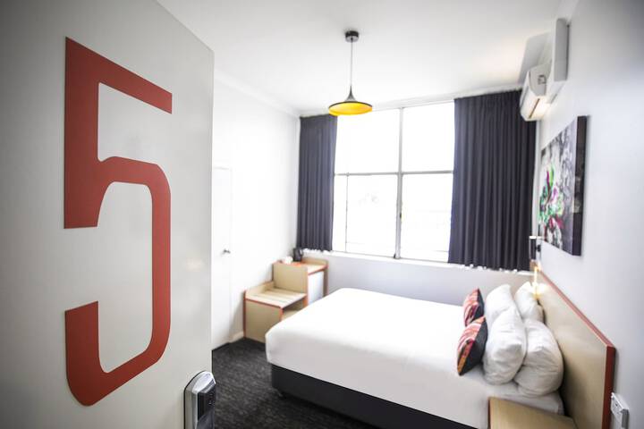 Room 11 of 41