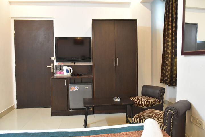 Room 10 of 21