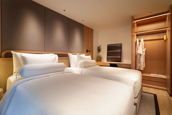 Room 25 of 85