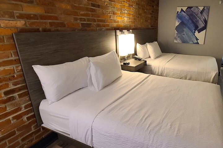2 Queen Beds Deluxe Room (11 of 18)