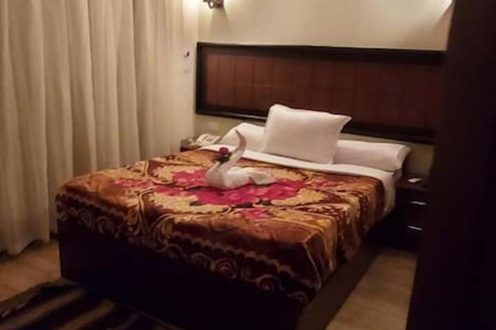 Room 5 of 61