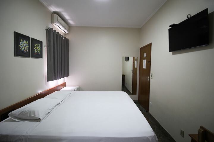 Room 15 of 183
