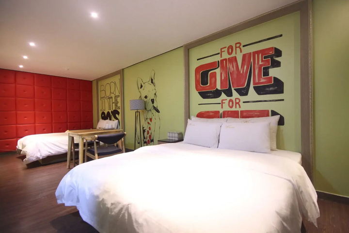 Room 7 of 26