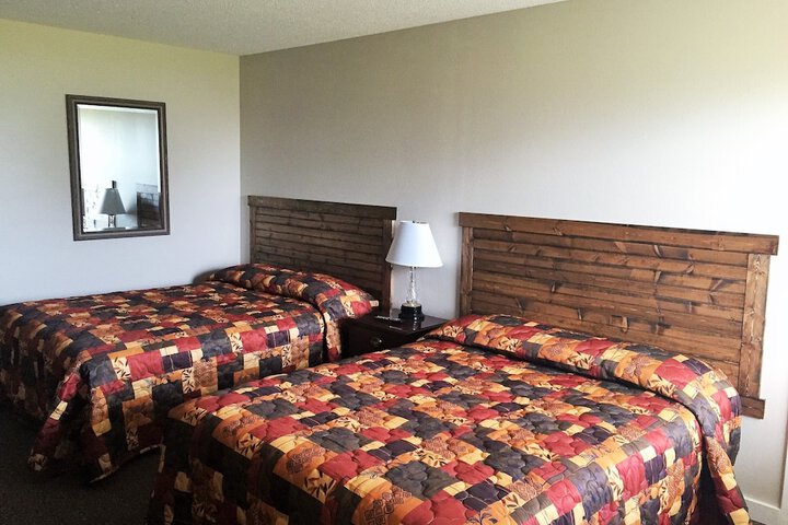 Premium Room 2 Queen Beds Connecting Rooms Lake View (1 of 12)