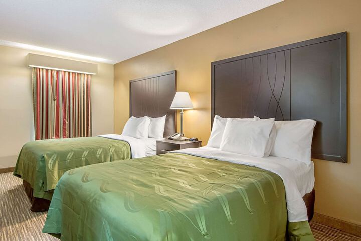 2 Double Beds (5 of 9)