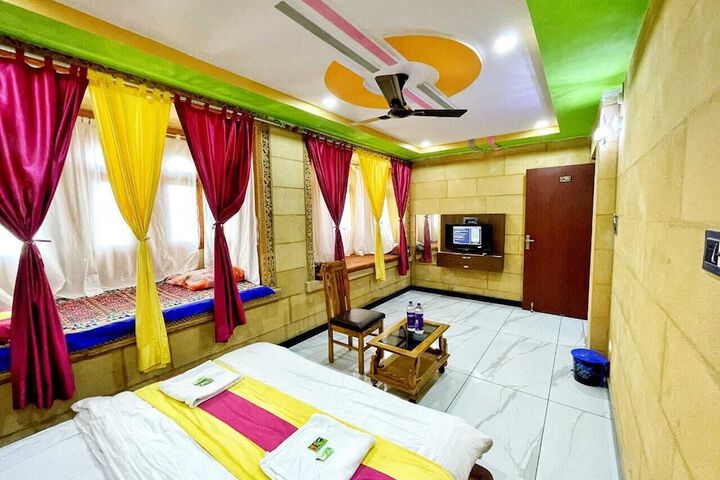 Room 6 of 42