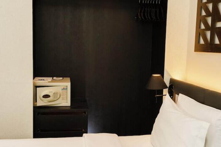 Room 26 of 174