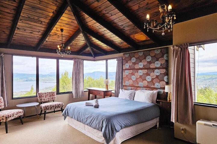 Aorangi Peak Holiday House