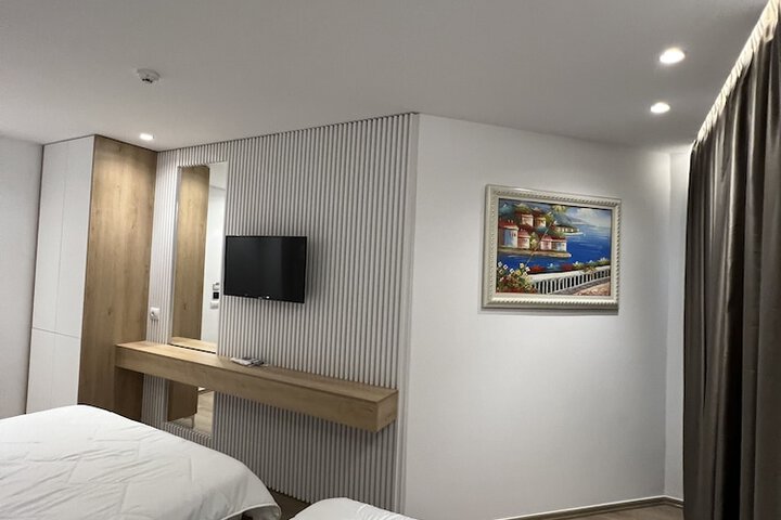 Room 26 of 191