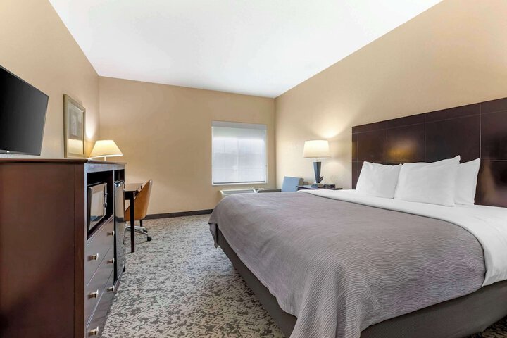 Room 4 of 31