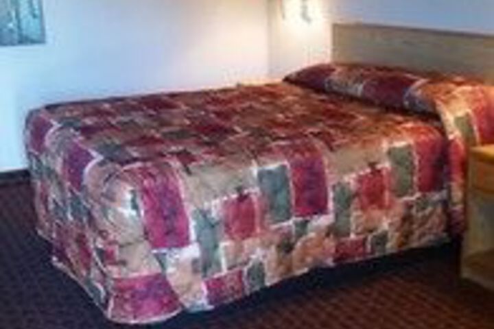 Room 10 of 13