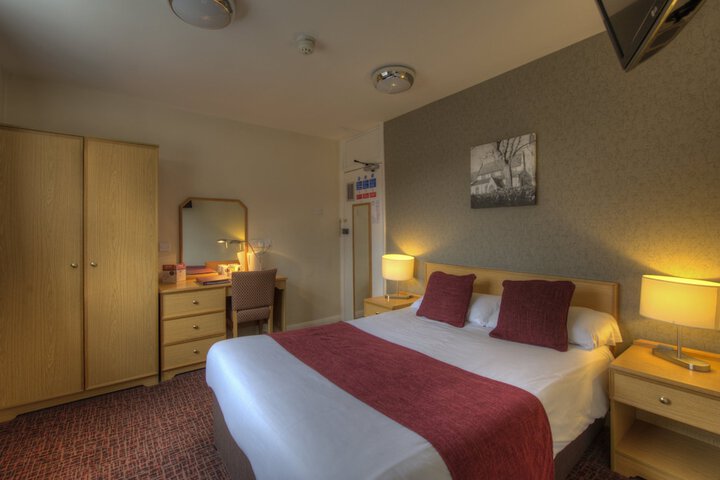 Room 8 of 60