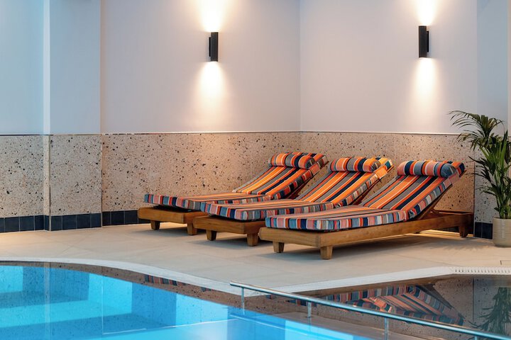 Pool 44 of 86