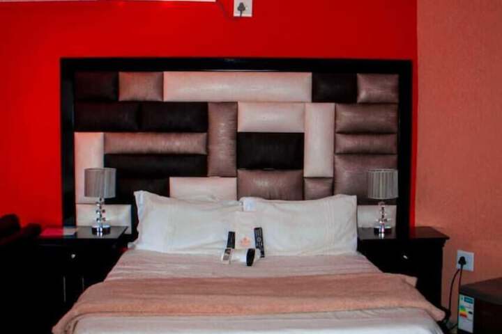 Room 20 of 98