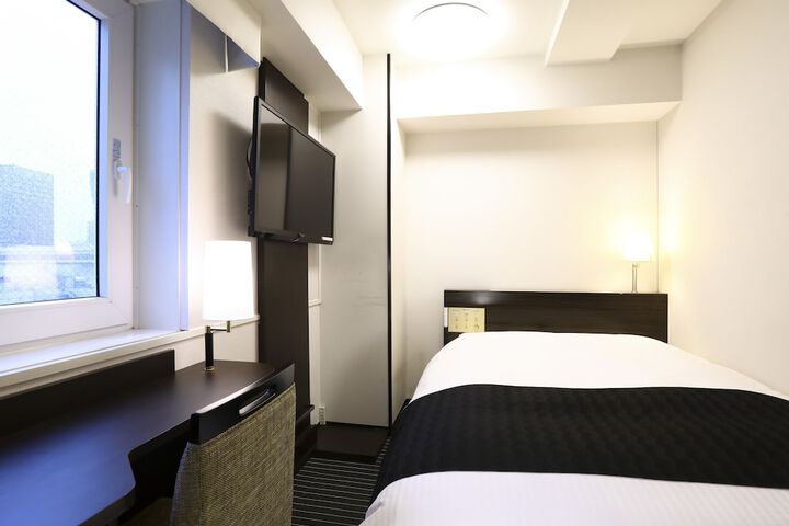 Room 6 of 70