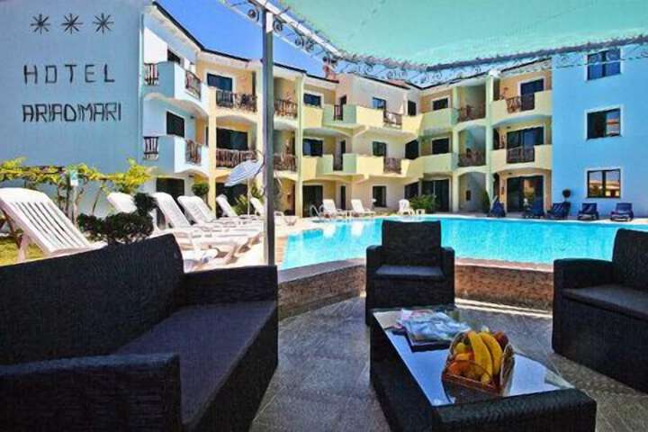 Hotel with Pool