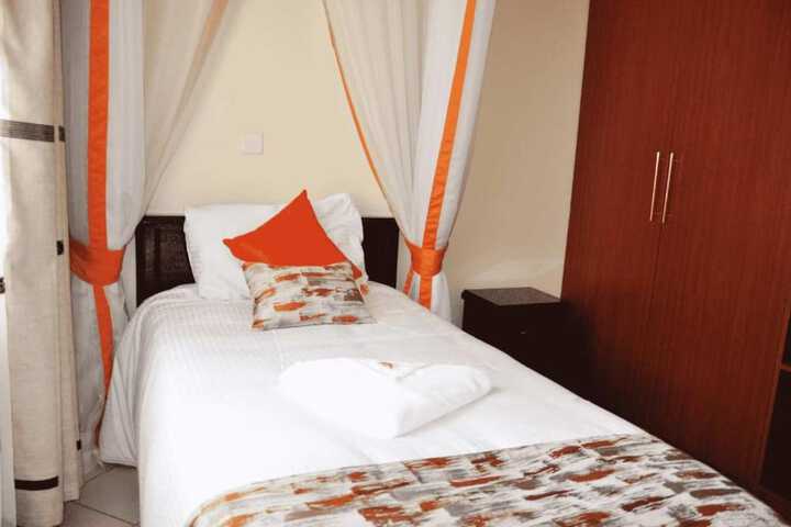 Room 6 of 29