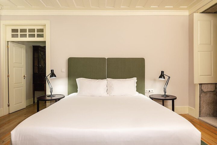 Room 26 of 126