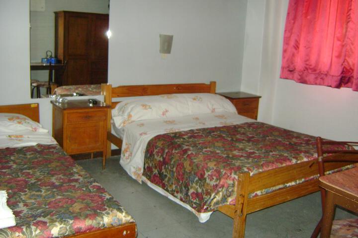 Room 9 of 46