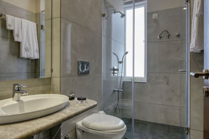 Room 15 of 23