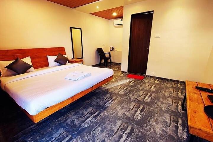 Room 30 of 107