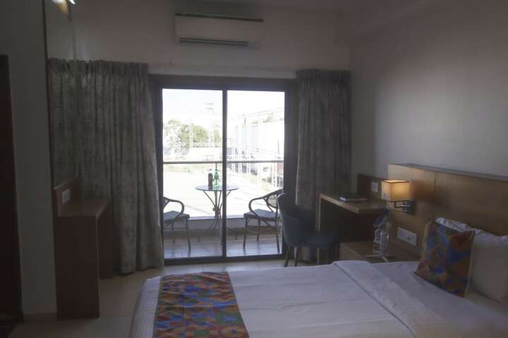 Room 9 of 23