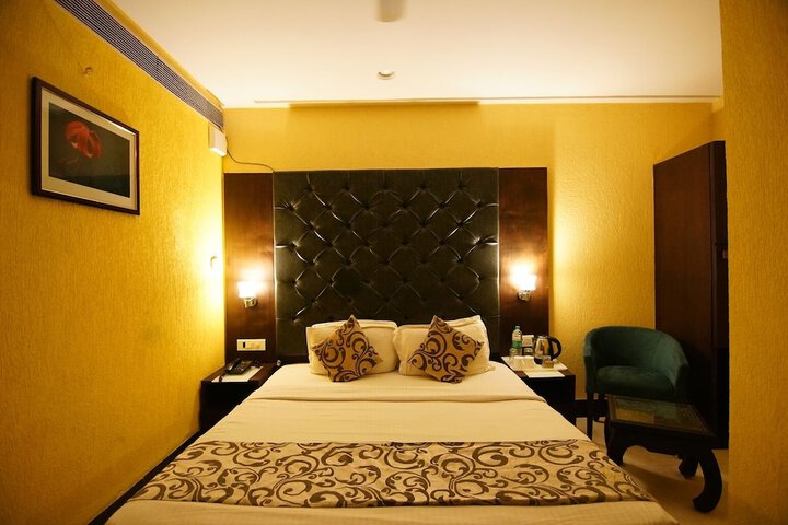 Room 11 of 43