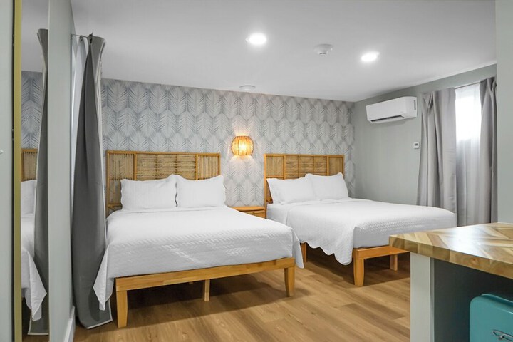 Room 32 of 87